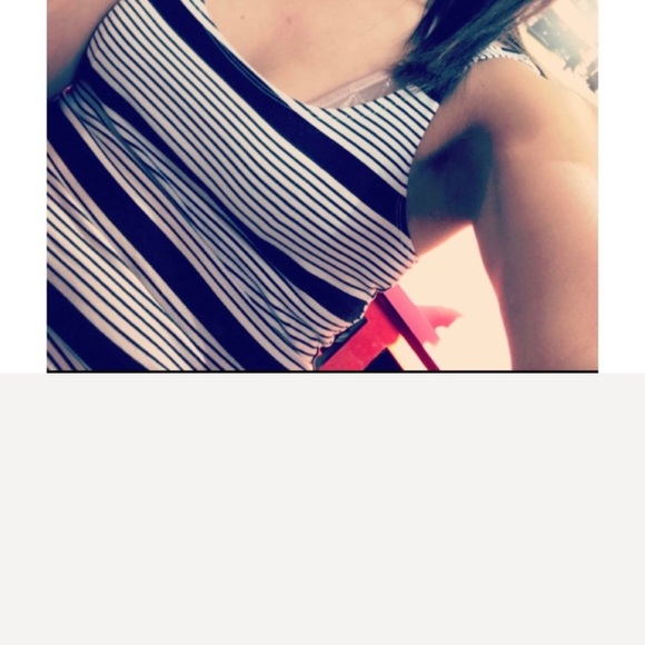 ✨DONATED✨3 for $15✨ Forever 21 Black and White Tank Top - Picture 4 of 4